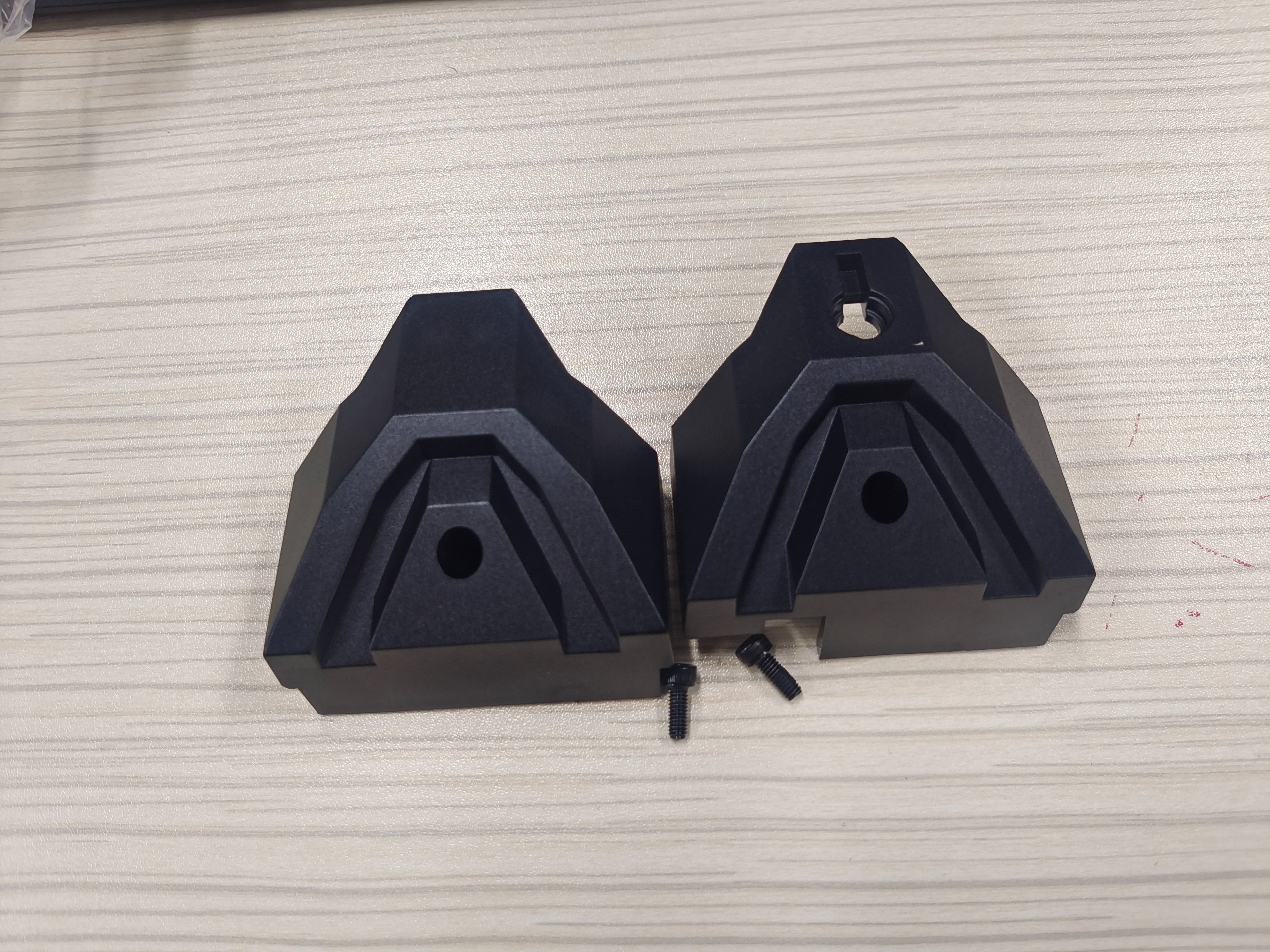 G3 Rear plug right and left